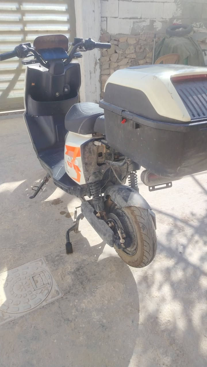 دراجه شحن للبيع  شركة واحد عراق GR
الدارجه نظام ٥ بطاريات بس حاليا بي ٤ بطاريات هابطه
الدراجه نظيفه كلش مستخدمه ٨ أشهر  وكامله من كلشي ما بيها اي نقص بس البطاريات الهابطه
السعر ٣٥٠ الف
العنوان رمادي الخمسه كيلو


**إذا كنت صاحب هذا الإعلان وتريد حذفه لأي سبب، رجاءا أرسل رسالة إلى الدعم الفني**