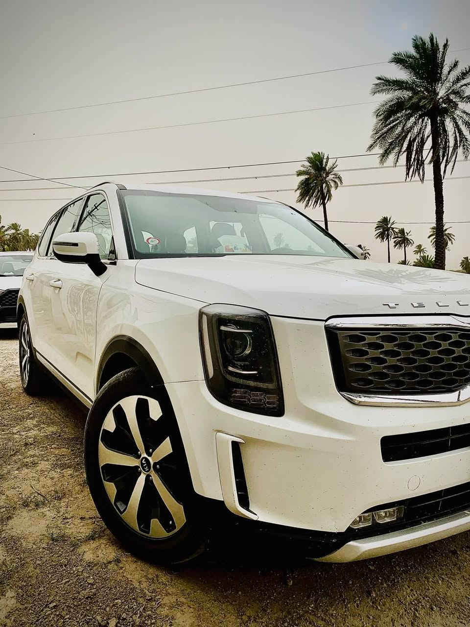 كيا تيلورايد للبيع او المرواس حسب القناعة 
رقم بغداد
موديل 2020
محرك 6 سلندر 3800
لون أبيض
تبريد ثلاث قطع
بصمة ابواب امامي
بصمة تشغيل+تشغيل عن بعد لد امامي
كاميرا خلفية + حساسات
غرفة السيارة جلد
7راكب
3قطع تبريد
مكان السيارة بغداد حي الجامعة
للاستفسار ***********
