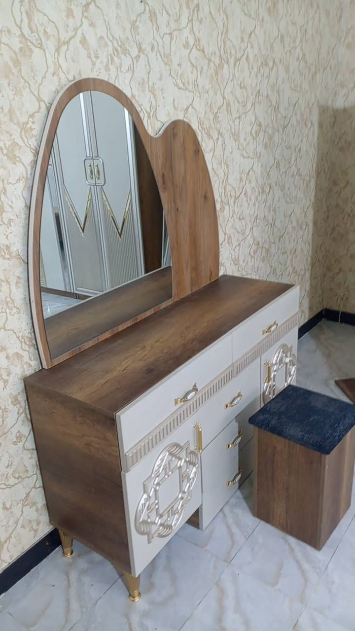 ✨غرفه تركي✨
11 قطعه
سعرها مليون و200 وبيها مجال 
المكان /المحموديه


**إذا كنت صاحب هذا الإعلان وتريد حذفه لأي سبب، رجاءا أرسل رسالة إلى الدعم الفني**
