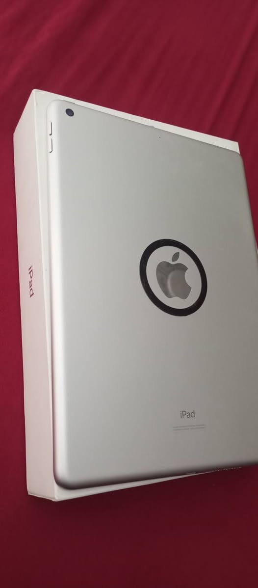 السلام عليكم، هذا الآيباد مالتنا شاشة ماله مكسورة.
الآيباد بعده جديد وما مستعمل.64كيكا 
مكان كركوك. سعره 280بي مجال


**إذا كنت صاحب هذا الإعلان وتريد حذفه لأي سبب، رجاءا أرسل رسالة إلى الدعم الفني**