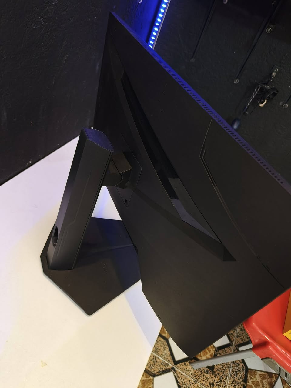 شاشه للبيع msi 180 هرتز شاشه نضيفه ومامشتغله اهواي نضافته 90% للبيع سعره 175 وبيه مجال كيبورد ريد دراكون سعره 25 وسماعات كلش قويات ونوعيه ممتازه سعرهن 35 وماوس وماوس باد سعرهن 25 ماوس حترافي عنوان بصره ***********
