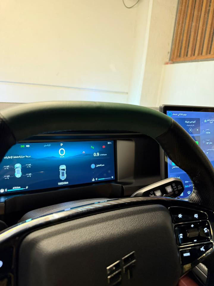 السلام عليكم سيارة جيتور T2 ماشية 16000 km للبيع موديل 2025 مرقم بغداد مكفولة كفالة عامه السيارة 
مغلفه نانو بجم و لايتات 
كماليات كلها كامله مال T2 عليها 
 
المواصفات 👇🏻: 

🔹بانوراما 
🔹حساسات امامي خلفي
🔹كامرات 560 
🔹كشنات جلد 
🔹تبريد قطعتين 
🔹شاشة عرض حجم كبيرة 
🔹ثلاجة 
🔹تشغيل عن بعد وبصمة عدد 2 
🔹انعكاس الشاشة 
🔹منفذ 2 USB
🔹مصابيح LED كافة السيارة
🔹ناقل حركة 7 سرعات
🔹منفذ تايب سي
🔹اوامر وتحكمات صوتية
🔹مثبت سرعة 
🔹محرك 2000 
🔹داخل السيارة اللون زيتوني 
🔹نظام مراقبة ضغط الاطارات
🔹ضمان 6 سنوات للسيارة و10 سنوات للمكينة والكير 
🔹السيارة وكالة هارلم

مواصفات السيارة معروفة فول الفول 💯💯 مكان السيارة البصرة 
السعر /280 وبيها مجال 
 
***********
