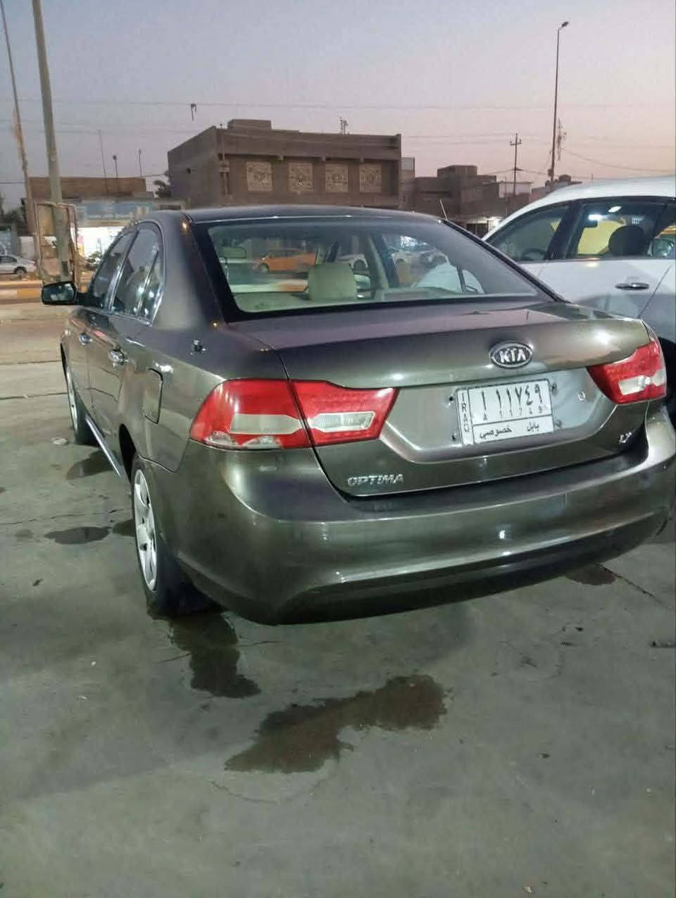 سلام عليكم  البيع اوبتيما موديل 2009
رقم بابل خصوصي 
السياره نضيفه محراك وكير نضيفات 
حداديه نضيفه عليه تخم تاير تفاصيل كثر عله رقم ***********
