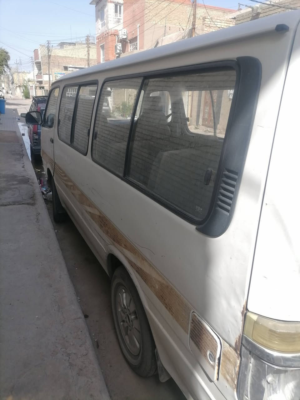 جنبي ٢٠٠٧ رقم الماني بغداد سيارة حدادية جديدة دوشمة جديدة كير خير من الله اكسل خير من الله بيها بس المكينة تنقص راعيها موجود وتحويل موجود مكان السيارة بغداد الشعب السعر ٤٢ وبيها مجال 
***********
