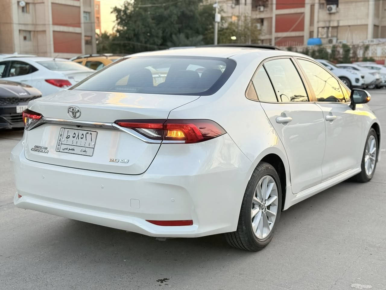 السلام عليكم 
للبيع كورلا خليجي    موديل (2020)
المواصفات 
فتحه سقف 
فول تحكم 
داخل لونين 
مكينه 2000
كشافات 
ماشيه 35 الف حقيقي 
السياره مكفوله كفاله عامه 
عده طخه نهايت الهلال كد 4 اصابع 
السعر 165 مجال بسيط 
مكان السياره بغداد الصالحيه 
الهاتف ***********
