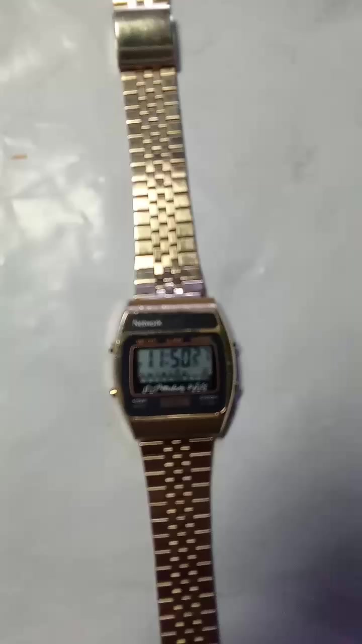 ساعة ميلودي لون ذهبي بالسير الاصلي//السعر 50الف//يوجد توصيل//التفاصيل على الخاص للشراي الجاد//تحياتي لكم


**إذا كنت صاحب هذا الإعلان وتريد حذفه لأي سبب، رجاءا أرسل رسالة إلى الدعم الفني**