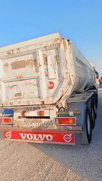 فولفو 2004 • ٤٢٠ حصان • قلاب ٣ محاور