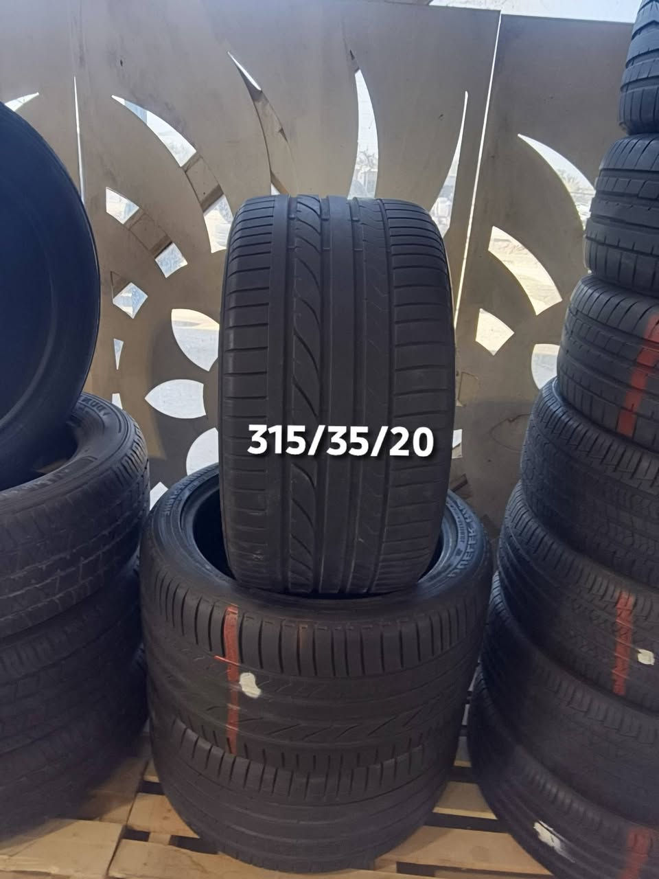 مجمع العيساوي
لتجارة  الاطارات والبطاريات والزيوت والفلاتر
متوفر كل أنواع الاطارات ✅
 بكافة الاحجام للسيارات الكبيره 🚛 والصغيره 🚗 
متوفر بطاريات 
🔋 بكافة الاحجام والانواع من مناشئ عالميه
ومتوفر زيوت بكافة الانواع من مناشئ عالميه ✅
متوفر اطارات باله نضافة 💯 انتاج من ٢٢-٢٥ 
ياباني - كوري - وكل انواع شركات الاطارات المعروفه ومن ضمنهم مشلن 
متوفر اطارات جديده من مناشئ عالميه ✅ 
لكافة انواع السيارات 
 ابو شمس : ‏‪***********‬‏
📍العنوان:  الكوفه - شارع المعمل - قرب معمل اسمنت الكوفه
