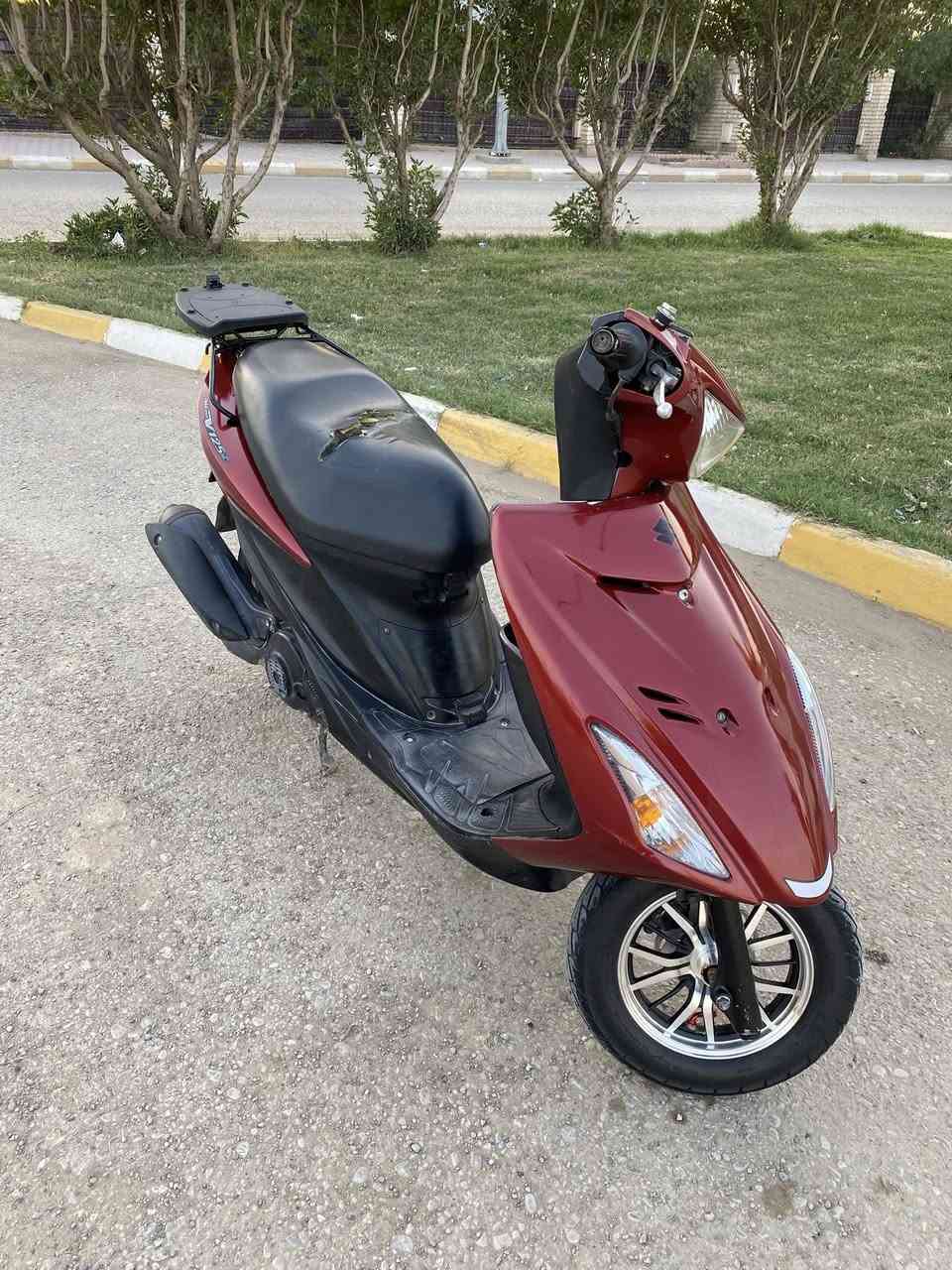 ادرس حديث ياباني للبيع فقط
مفتوحه مره وحده كله بلادي 
كلشي شغال بيه مابيه اي نقص 
650 بيه مجال قليل 
***********
