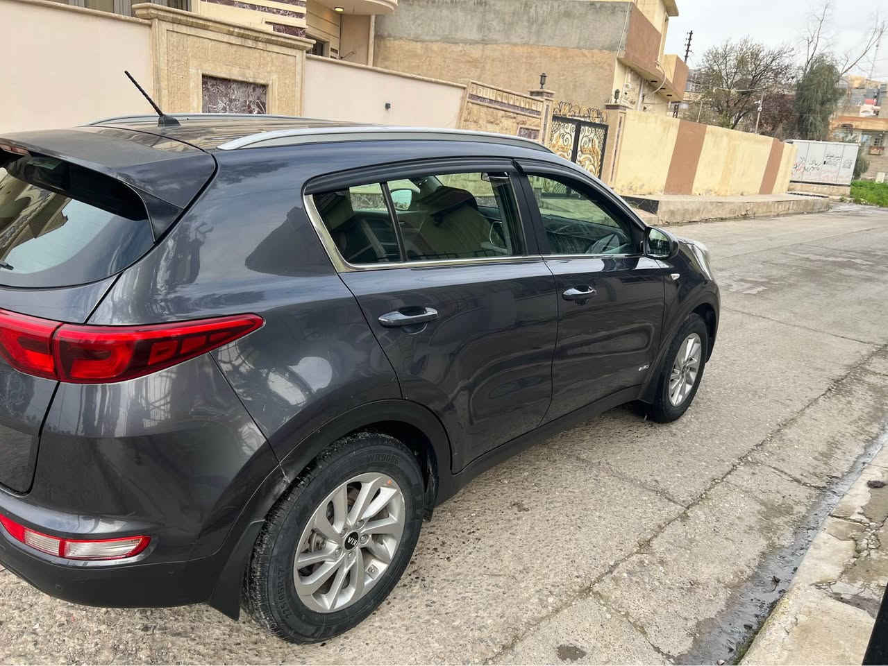 السلام عليكم كيا سبورتاج 
2018 رمادي خليجي كلين تايتل 
عداد المسافة 170km
للاستفسار الاتصال *********** موصل, نينوى
