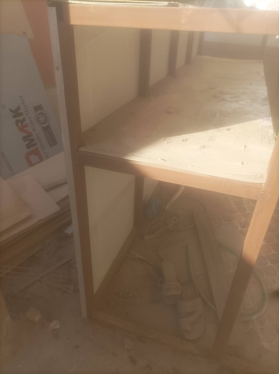 السلام عليكم..
ميز محل عرضه 240سم مصمم واجهه محل يصير لأمور متعددة هيكل حديد ومغلف كابون المنيوم للبيع مكان بابل مركز المدينة ***********
