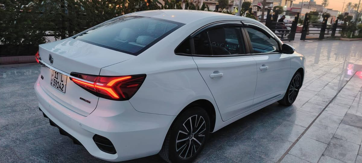 السلام عليكم
MG 5 بلاس
موديل : 2025
المشي : 22.000 (زيرو)
اللون : ابيض
رقم : بغداد تحويل مباشر
المواصفات :
1_ تحكم ستيرن
2_ اشاير مري
3_ حساس خلفي
4_ لد نهاري
5_ بك لايت لد
6_ لايت زينون عدسات
7_ شاشه اندرويد
*السياره مغلفه كشنات جلد نفس شكل المخمل الاصلي (250الف)
*الكاعيه مغلف جلد 
*الجام مغلف عازل حراري (180 الف) 
يعني تبريد فووول وعزل حراره فووول .
السياره على وضع الشركه  
السعر الحالي (119$) ***********
مكان السياره :بغداد الكاظميه او حي الجهاد بغداد, العراق
