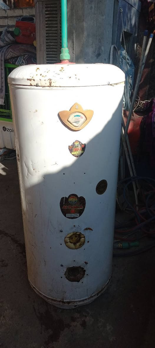 السلام عليكم سخان للبيع سعر على الخاص أو الواتساب *********** مكاني بغداد الاورفلي
