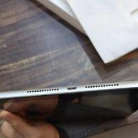 لبيع لبيع بطاريتة 92 ايباد جديد شخط مابي نضيف كامل ملحقات  رقم الهاتف ...