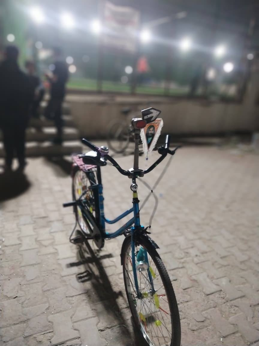 السلام عليكم
باسكل للبيع 
ماركه affihe 
سعره هوه وغراضه 150 
للتواصل *********** 
مكاني بغداد حي العامل
