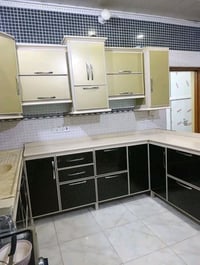 كاونتر المنيوم • ٤ متر ٢٥ سم • نضيف جدا