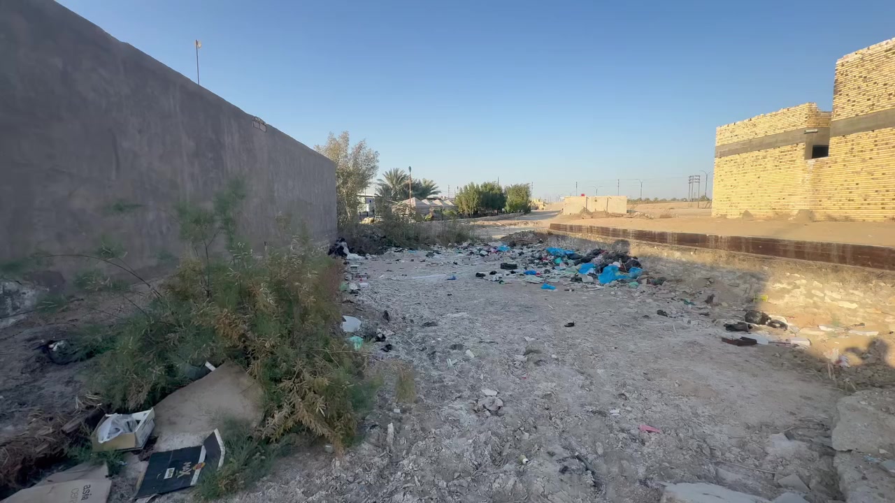 اسلام عليكم 
قطعة للبيع نزله ال دخان خلف كوفي حسين ال رزاق المساحة٢٠٠ م 
***********
