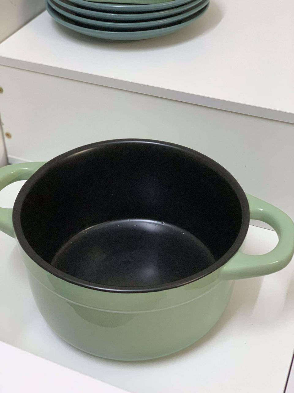 لون يفتح النفس تصميم راقي، وطلاء داخلي أسود مانع للالتصاق… يعني لا يحترك الأكل ولا يتعبج بالتنظيف ✨


**إذا كنت صاحب هذا الإعلان وتريد حذفه لأي سبب، رجاءا أرسل رسالة إلى الدعم الفني**