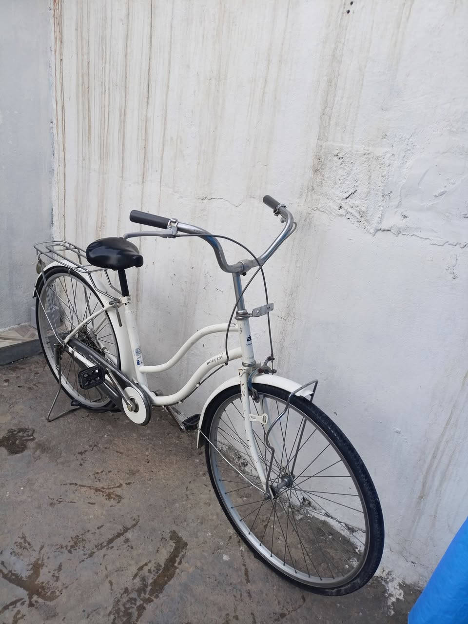 السلام عليكم متاح بايسكل للبيع البايسكل نضيف و مال بيت سعر 70 وبي مجال.... رقم 👇🏻🙂
0776 670 7414
