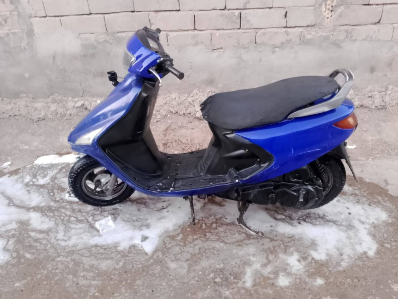 سلام عليكم  دراجه فراشه  للبيع نضيفه محرك مفتوح مره وحده محرك الناعم جاهزه نگره سلف مكاني مدينه بني منصور  السعر 450 رقم الهاتف ***********
