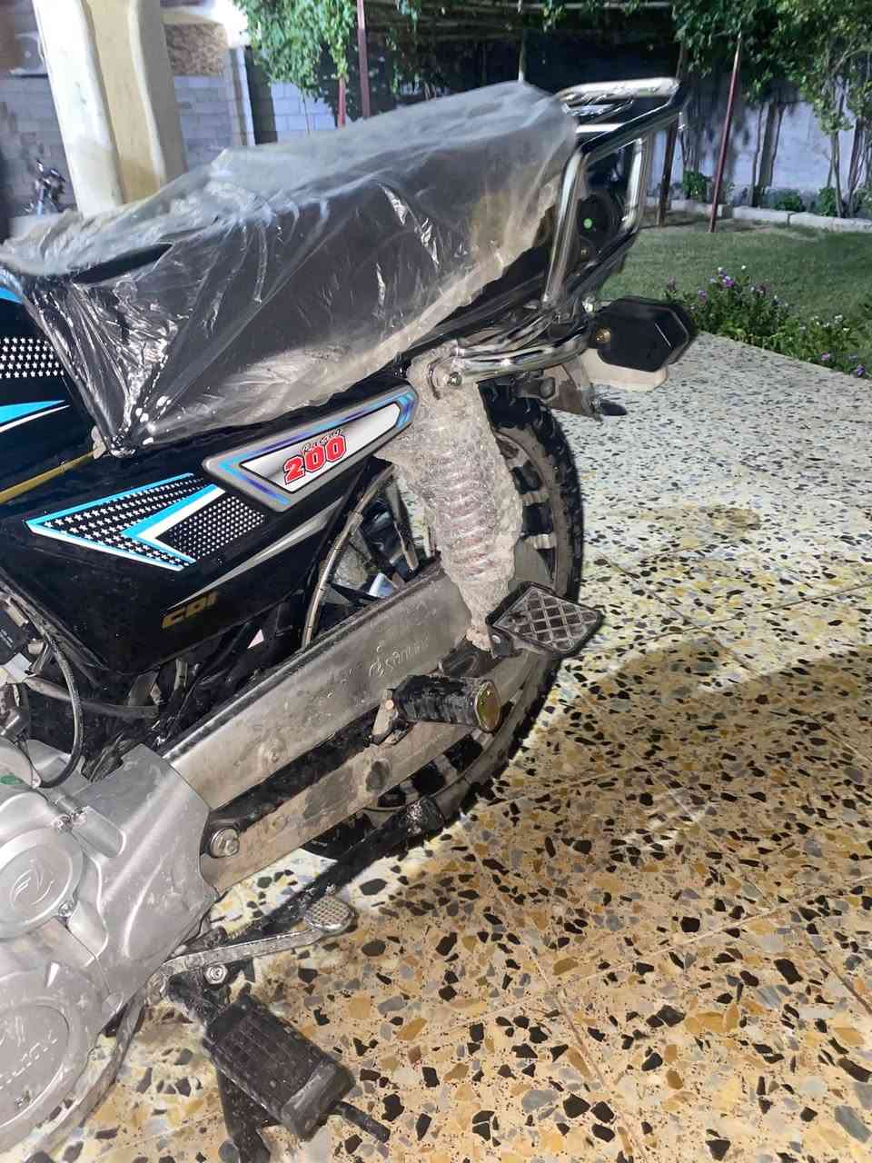 سلام عليكم ورحمة الله وبركاته موطور لبيبع موديل  25 محرك 200 السعر مليون و بي مجال ***********
