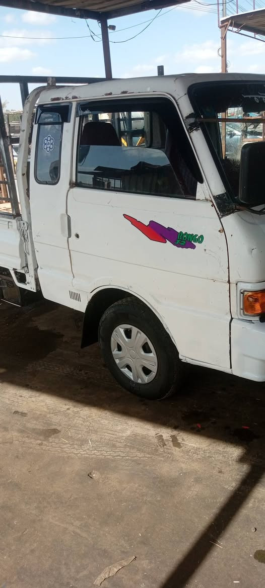 السلام عليكم كيا موديل 95 مكان بغداد المعامل سعر 54 رقم ديالى سنه 27 فقط بس علىن***********
