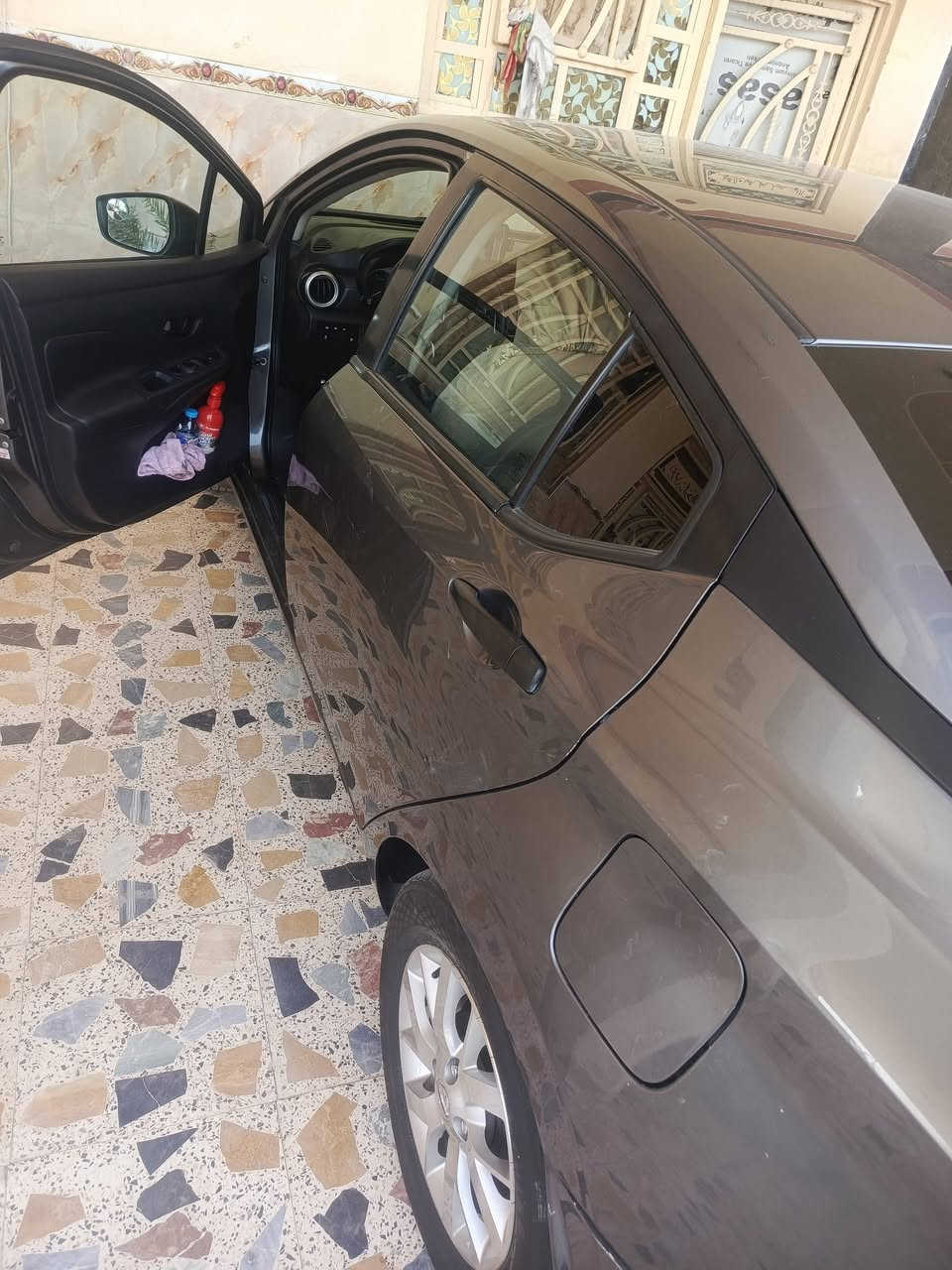 للبيع سياره فيرسا وارد امريكي
الموديل 2021
الرقم بصرة تحويل ثاني يوم
اللون رمادي

المواصفات
رادار امامي وخلفي وايمن وايسر
توقف آلي امامي و خلفي
تحديد مسار
نقطه عمياء 
حساس خلفي
كامره دواره
مانع انزلاق
تشغيل بصمه
تحكم ستيرن كامل
كشن حساس حزام امان
شاشه كاربلاي ذكيه
سعر 97 وبيه مجال 
مكاني بصرة ***********
