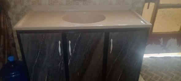 للبيع 
كاونتر وسنك 
السعر ٢٥٠ بي مجال 
العنوان فلوجه سكنيه دور واطيه الكلفه
رقم لشراي ***********
