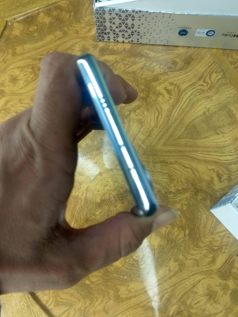 تكنو كامون 40 برو 5g
الجهاز اخو الجديد ذاكرة 256
عشوائيه 16 كارتنه وكيبل شحن 
ويا سعر 270 قفل مكان بغداد الأمين الثانيه 
***********
