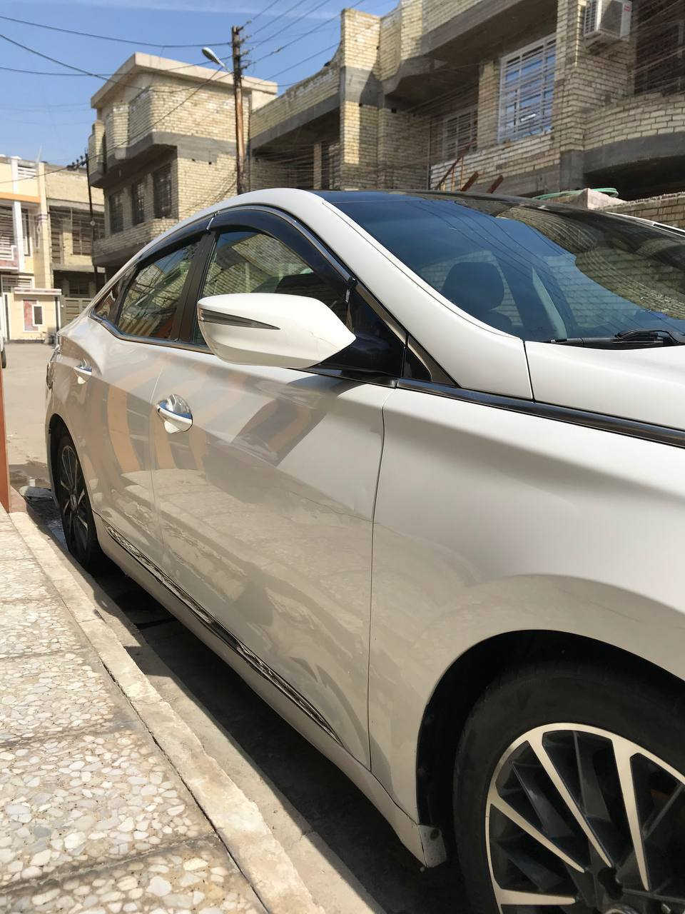 السلام عليكم
ازيرا موديل 2012 فول مواصفات خليجي 
السياره مكفوله من الضربه ولصبغ ولبارد ماعدا الباب الخلفي مصبوغ فقط وبيهه طخه خفيفه بلهلال مال جاملغ الخلفي موضحهه بلصوره باقي السياره كلهه مكفوله وسونر موجود 
مكينه 3000V6
مكينه وكير مكفولات 
رقم السياره بغداد بسمي تحويل مباشر 
سنويه 2026
صدر نظيف 100٪
تايرات جديده 
كهربائيات كلهه شغاله 
حساس امامي وخلفي 
بلكات نوزلات فيتبم كله جديد 
نواقص السياره 
الجامه الخلفيه متنفتح 
والمرايه الجانبيه جهه السايق ماطورهه ثكيل 
اما باقي السياره كلهه مكفوله 
مكان السياره بغداد 
السعر ١٣٠ وبيهه مجال 
***********
