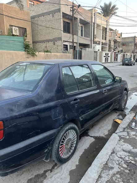 سلام عليكم 
فنتو للبيع محرك ٢٠٠٠ كير اوتو صدر امامي خلفي جديد داخل جديد بدون ضربه سياره تبريد نقص كمبريسر سعر ٣٨ مكان بغداد جديده ***********
