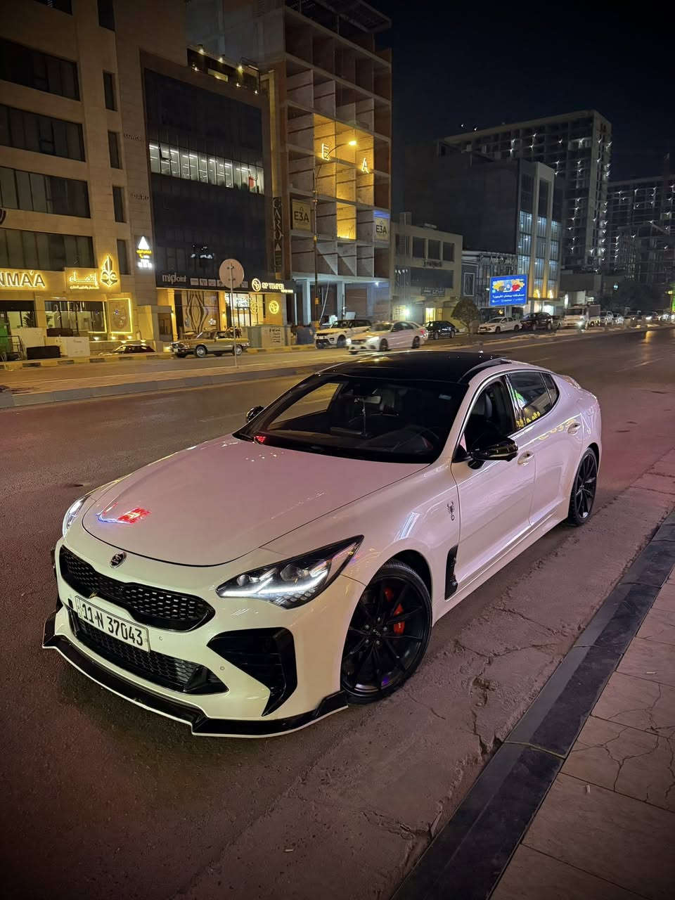 كيا  ستنكر 22 سكوربين 
ماشيه 75الف كيلو 
قطعه وحده صبغ 
حساسات امامي خلفي 
كامرات 360 
مري كهرباء قلاب 
فتحه 
ترحيب
بصمه 
داخل كاربون فايبر اصل
كشنات جلد وكهربائي وتبريد وتدفئه 
ستيرن تدفئه و كهربائي 
رادارات 
وبعد بيه مواصفات هواي 
***********
