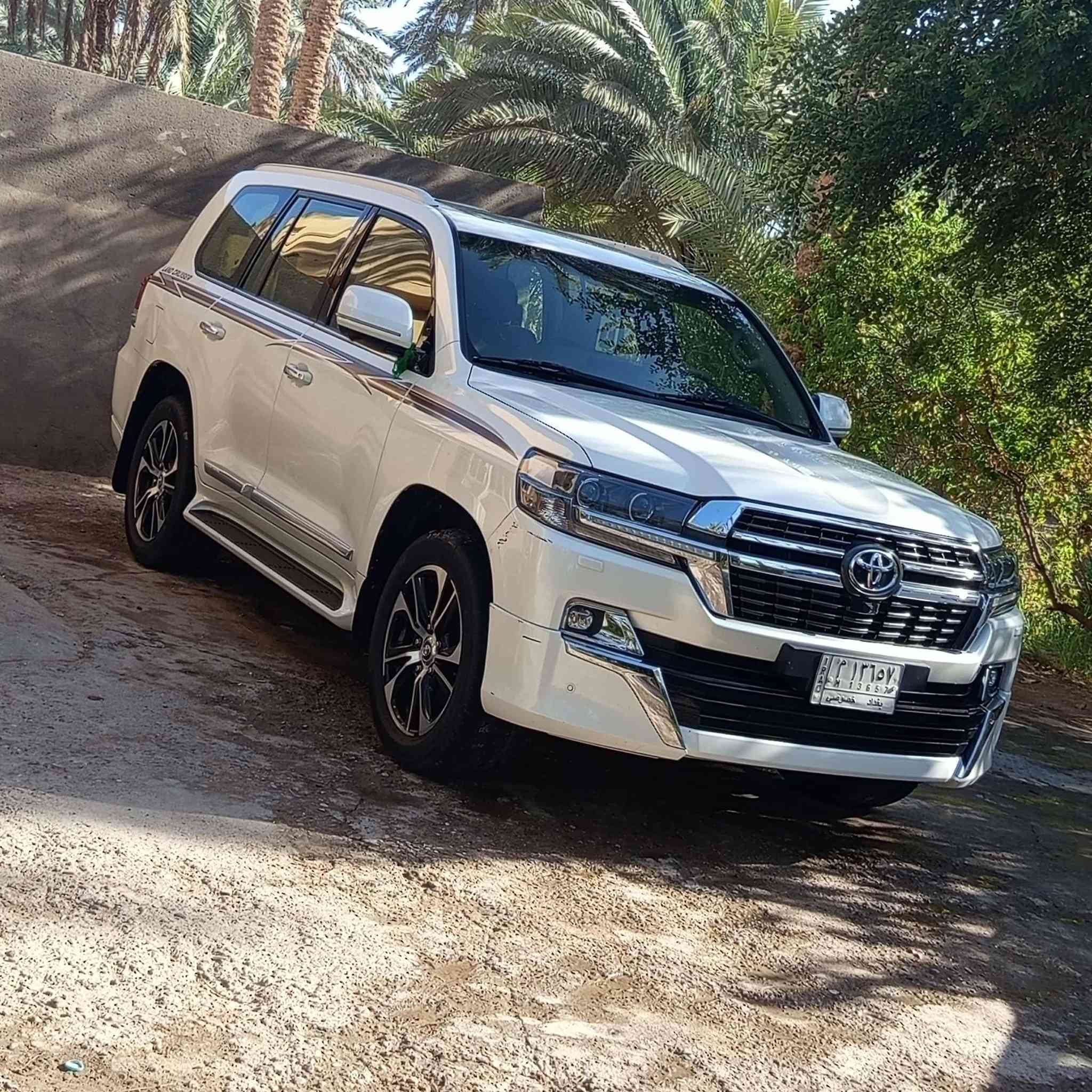 السلام عليكم لاندكروز للبيع موديل 2021 اتصال على الرقم***********
