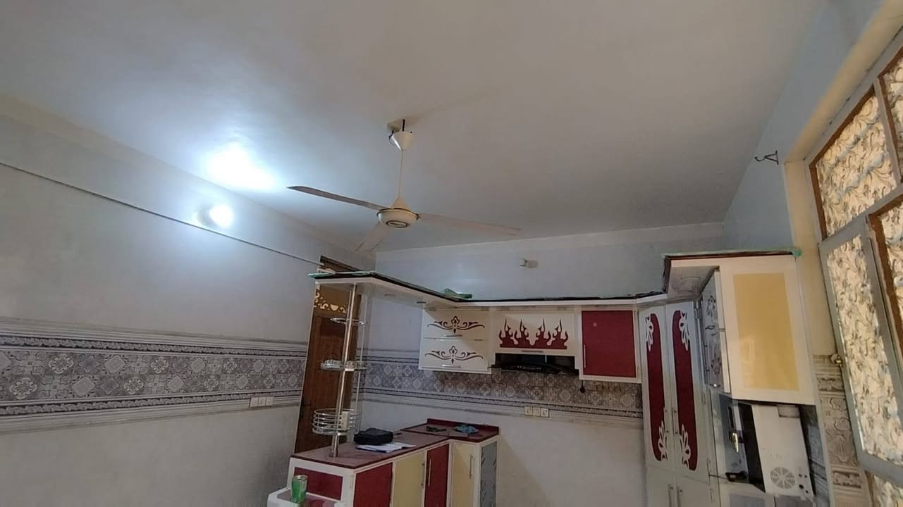 اسلام عليكم
دار لبيع مساحه الكليه 350 م
بناء حديث غرفه نوم 2 
+مطبخ +استقال + صحيات + داخل وخارج
+البيت كلش حلو خدمات كامله + الشارع العام بصفك
+قرب مرقد العلويه شريفة ع
+بسعر مناسب جدن. الستفيار +اتصال ع ***********
