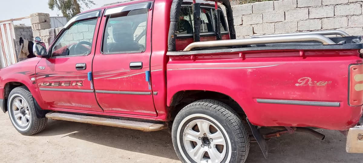 يالله السلام عليكم
اخوان بيكم دير موديل 2011 
 حداديه سدر كشر خير من الله 
مكينتها فول 
دواخل احمر 
دشبول كسر مابيه 
مرايات كهربائيه
سنويتها تنتهي بشهر ال12
شرط التحويل  السعر 45 وبيه مجال 

العنوان بابل ناحيت الطليعه  موجود 
لتواصل ماسنجر 
او ***********
ادمن🙏
