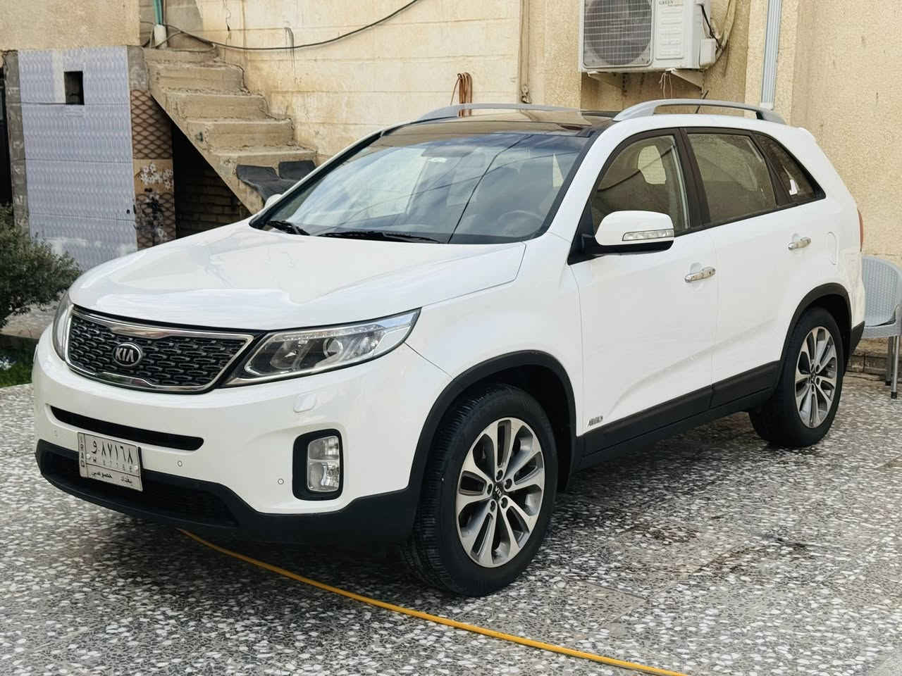 للبيع***********السعر 183
كيا سورنتو موديل 2014 كويتي فول مواصفات 1/1 داخل قرميدي محرك 6سلندر مامفتوح رقم بغداد مشروع وطني ماشيه 115 كيلو حقيقي بيها صبغ بل بنيد فقط والباقي مكفول من الضربه والتبديل والصبغ سونار مرفق السيارة جديدة جدا وضع شركة وفول مواصفات وجاهزة من كولشي السعر 183 مكان السياره كربلاء المقدسة
