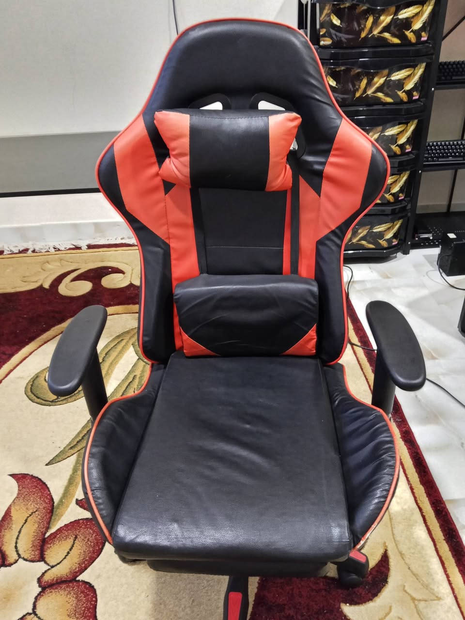 السلام عليكم
عندي هذول الميز و الكرسي 
الميز بي Rgb مقاسة عمق 60 و عرض 140 
وكرسي يصعد و ينزل وينحني 
اكتبلي سعر


**إذا كنت صاحب هذا الإعلان وتريد حذفه لأي سبب، رجاءا أرسل رسالة إلى الدعم الفني**