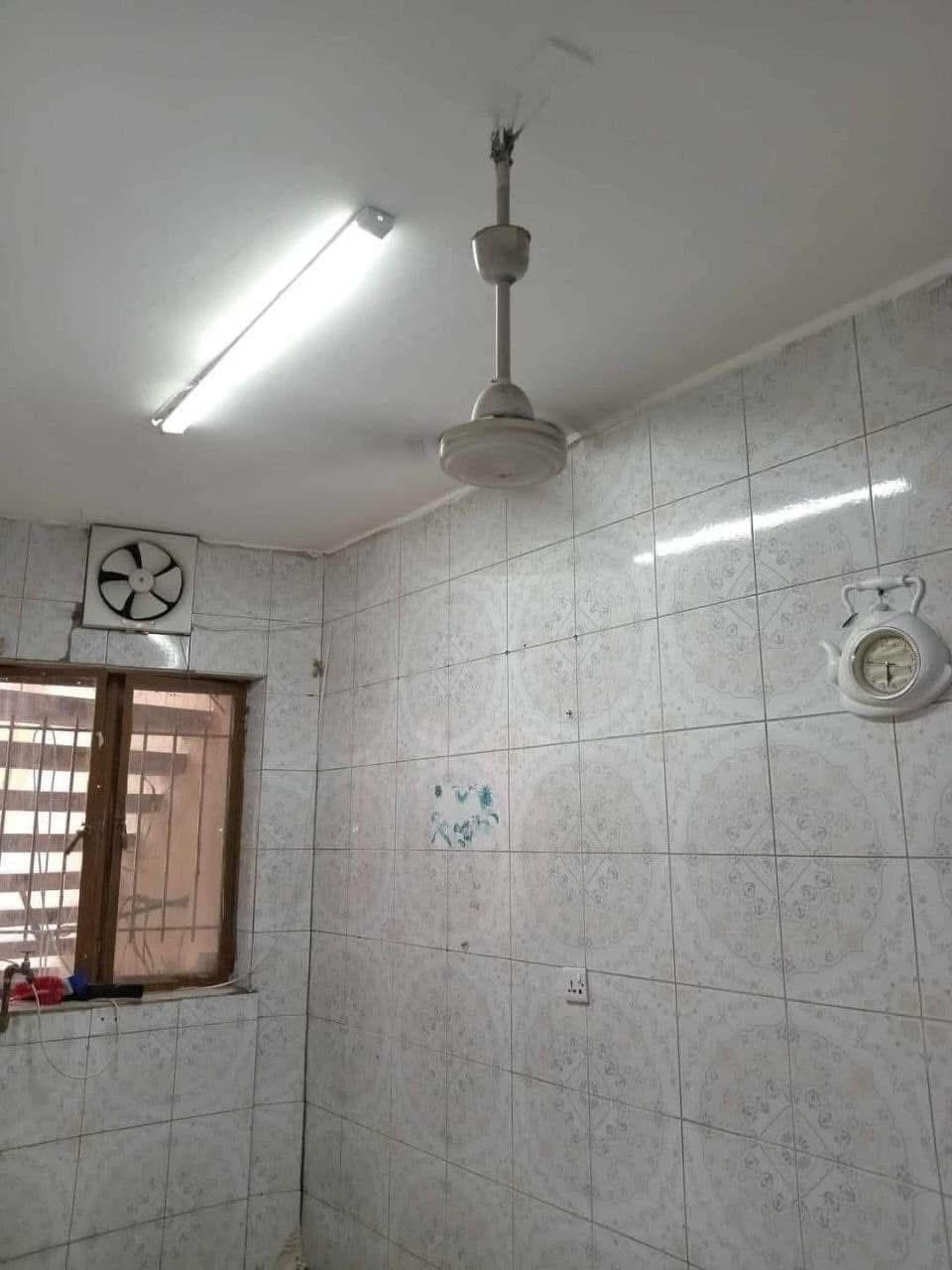 دار للايجار مساحة 135 متر
بناء كلاسك 

الموقع / شارع فلسطين حي المهندسين

الطابق الأرضي

كراج صالة غرفة نوم مطبخ خدمات منور

الطابق الثاني

غرفتين نوم خدمات

 مكتب الديار الخضراء للعقار شارع فلسطين حي المهندسين يوجد لدينا عروض اكثر للاستفسار يرجى مرسلتنا على الصفحه مكتب الديار الخضراء 
7717740997/***********
