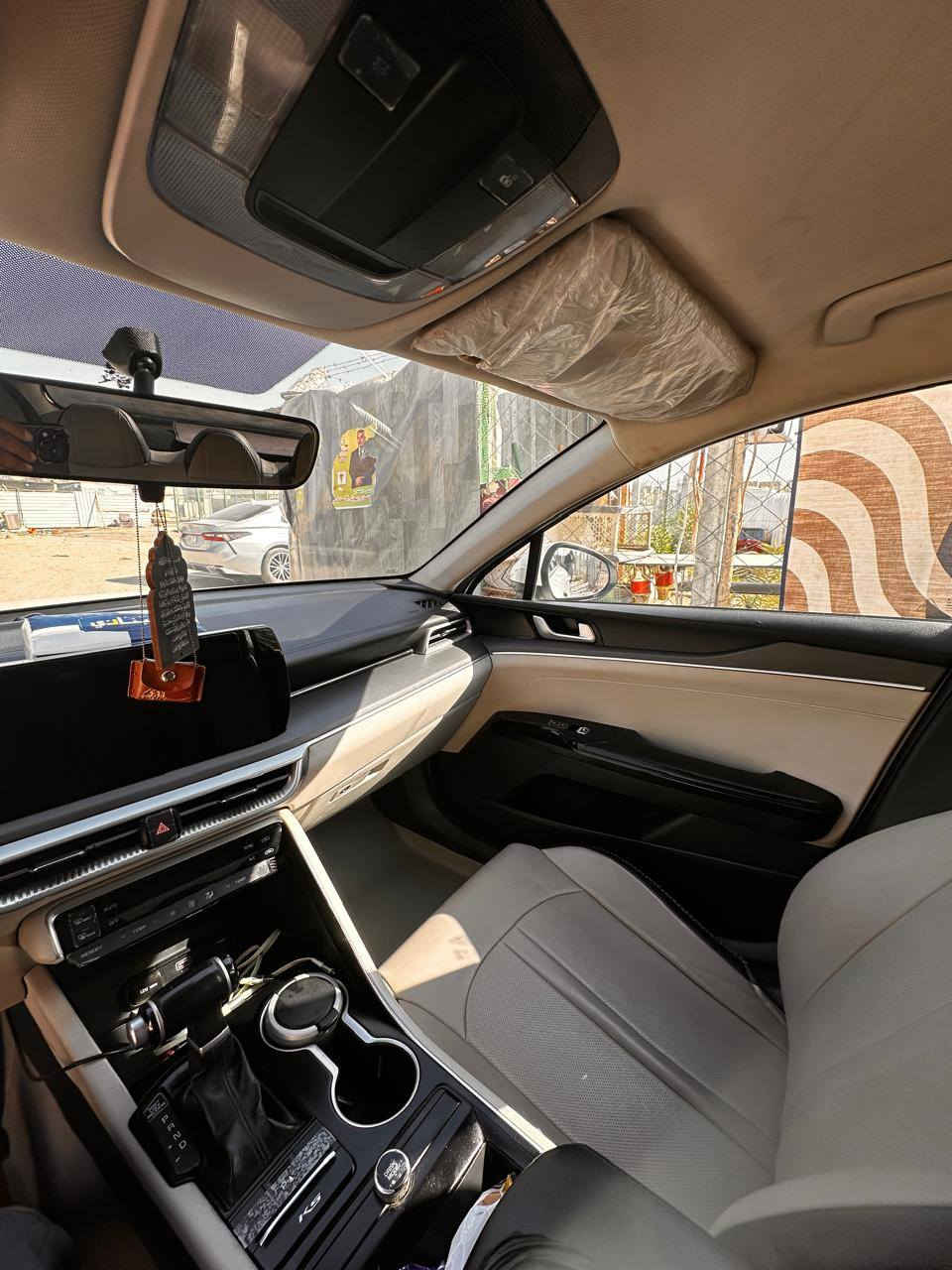 (﷽ )

‎ماشاءالله تبارك الرحمن 

كيا كي فايف K5  2021 خليجي مكفوله كفاله عامه   مطلوبه مصرف استقطاع مباشر بعد سنه تطلع حره 
رقم بغداد
موديل   : 2021
المحرك : 4 سلندر - 2000
اللون     : الابيض 
العداد   : 152 الف 

المواصفات :
حساس امامي خلفي
لايت 4 عدسات
تبريد خلفي 
كامرة 
شاشة كبيرة 
#المعلومات و الاستفسار

#  مكان السياره / الناصريه  مركز المدينه 
 
:
:
:
***********واتساب 📞

السعر. /// 185 ورقه. وبيه مجال
