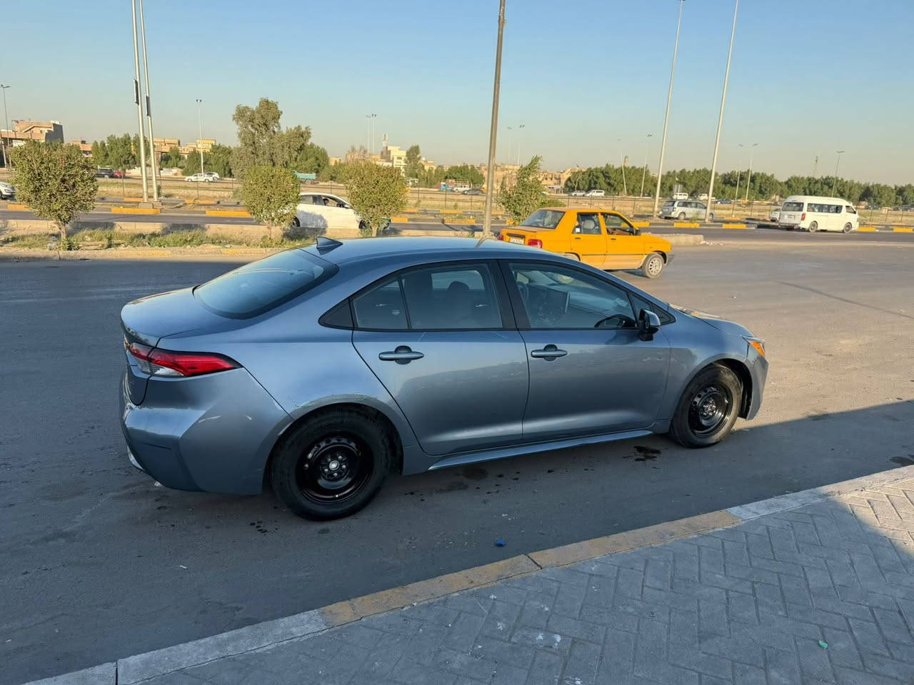 السلام عليكم
كورلا 2021LE
محرك 1800
حادث تبديل جاملغ نفس اللون وصبغ وتبديل البنيد
وبارد بالهلال الخلفي الايمن وبارد في قبق الجنطة
صور الحادث بالمنشور
رادار موجودقيادة ذاتية
تخم تاير جديد باسمي تحويل مباشر رقم وسنوية وهزة جديدة 
السعر 139 ورقة 
مكان السيارة بالكوت مركز مدينة  ***********
