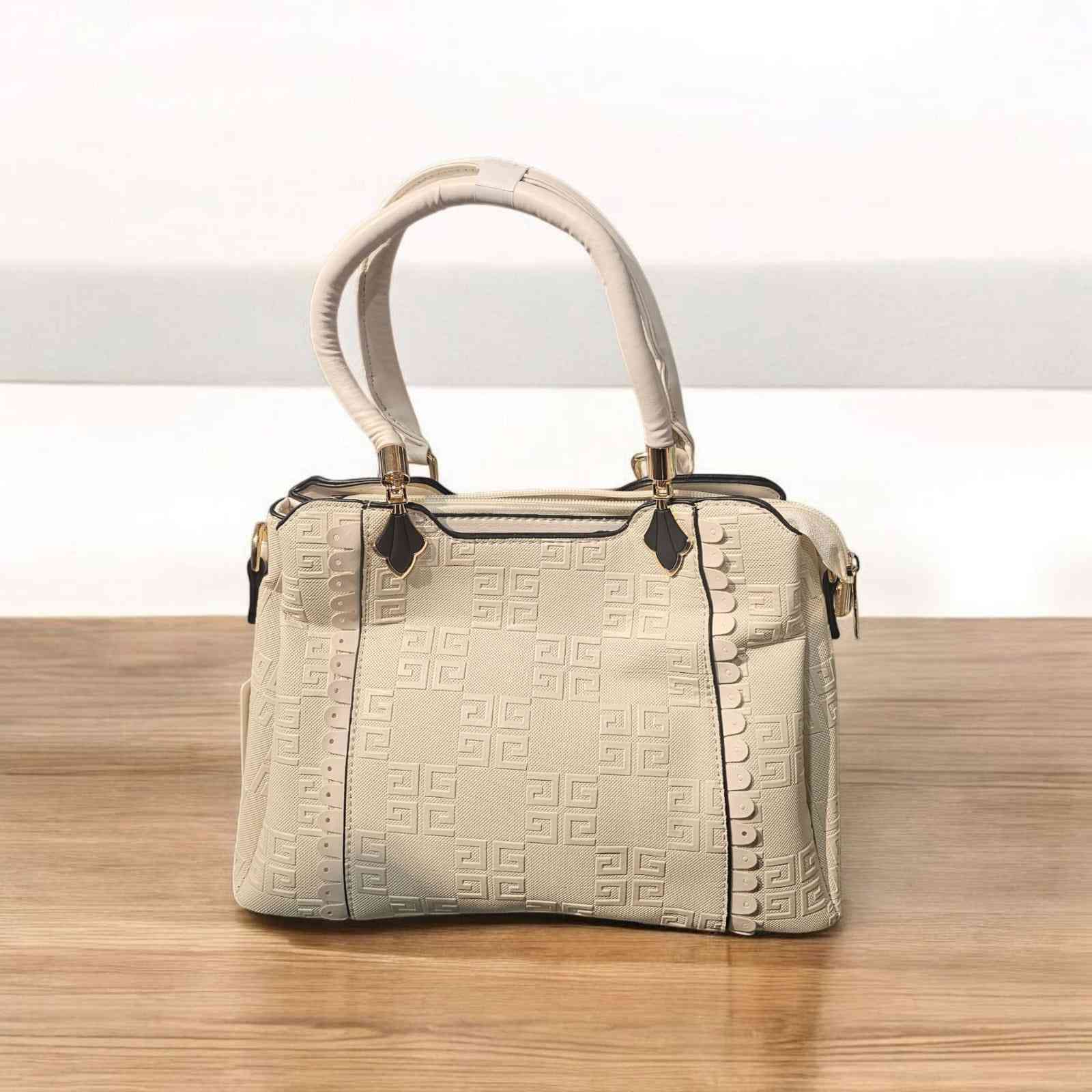 حقيبة كوالتي عالي 
جلد طري 💯💯
خمس الوان 
موديل روعة ونازك 

⭕ العنوان موصل حي المهندسين مول قوارير
      الطابق الثاني 

⭕يوجد توصيل داخل الموصل 

⭕هاتف ***********

⭕هاتف ***********
