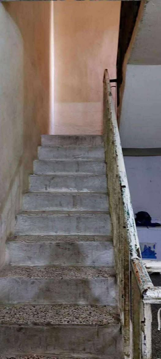 السلام عليكم 
بيت للبيع في الفلوجة مدخل حي الرسالة بالقرب من الشارع العام
يبعد عن اسواق الخزرجي بمسافة 8 دقائق مساحت البيت 324متر الواجهة 15 نزال 20 يحتوي ع 4 غرف طابقين صالة استقبال كراج سيارة حديقة الى .. البيت بناء سنة الثمانينات بسعر 130 وقابل للتفاوض للاتصال والاستفسار 
*********** ابو مصطفى
