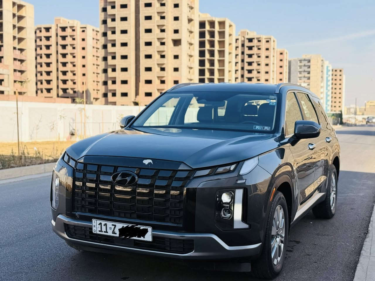 السلام عليكم للبيع هونداي بلسايد  2023 لون رصاصي  رقم بغداد أمريكي مكينة 6 سلندر
حادث السيارة كما موضح بالصور وبيها سونار فحص  بدون ايرباك  (بيها صبغ قبق جنطه) ليبل واحد 
مواصفات السيارة فول بصمة  كشنات جلد كهرباء تدفئة تبريد 7
راكب 3 قطع تبريد مري شفط ترحيب باليدات مال بوب كامرة خلفيا رادار امامي وخلفي توقف ذاتي تحديد مسار حساسات امامية خلفي مانع انزلاق سايد بريك بصمة مانع انحدار سيارة فول مواصفات
(ماشيه 20 الف فقط)
مكان السيارة بغداد البلديات 
السعر (263) وبيها مجال
رقم الهاتف***********
