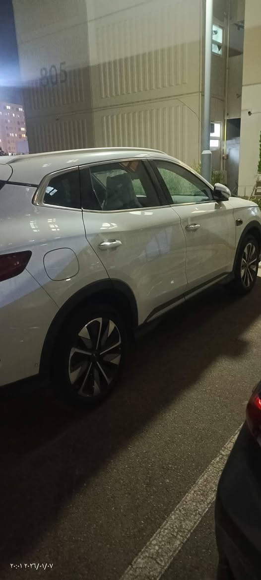 سونك بلاص للبيع....
مرقمة بغداد باسمي تحويل مباشر  لون ابيض زيرو بعدها ممغسولة  رحت بيها للمرور رقمتها وطبكتها 
13 كامرة حساسات بانوراما كرسي السائق كهربائي مكان السيارة بسماية 
***********
