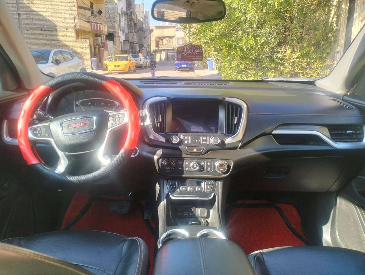 اسلام عليكم جمسي تيران 2019 ورارد أمريكي سياره بيه اربع قطع صبغ سياره فول مواصفات  للا اخير مكينه 2000 تير بو  سياره بغداد بسمي تحويل ثاني يوم 
عنوان بغداد 
للتصال : *********** 
السعر :125
