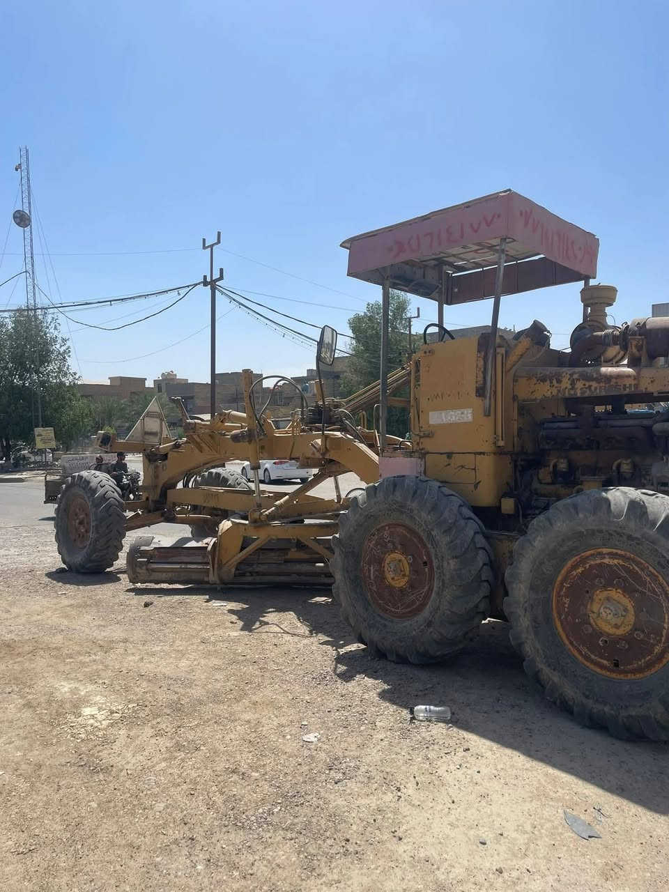 السلام عليكم كريدر مسيوبوشي مديل٨٢ للبيع مكان بغداد تحويل ارقام وسنويه ثان يوم تخم تاير مكينه وكير وكسلات مفوله كفاله عامه لاستفسار ***********
