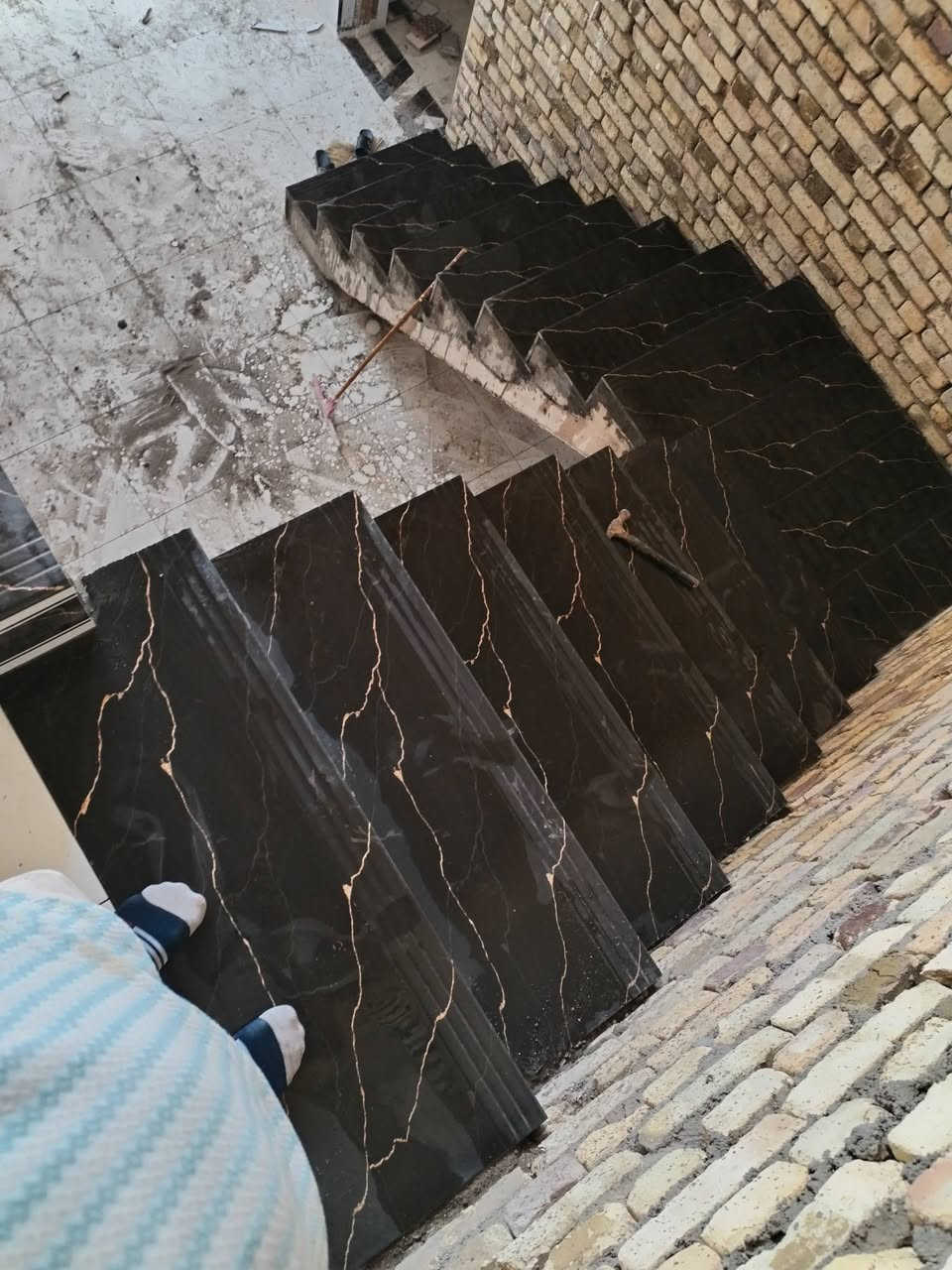 سلام عليكم خلفه سيراميك متفرغ حالياً المتر ب 5 الاف شغل درجه أولى ع الليزر والكبان العمل داخل ميسان فقط للأتصال *********** او وات ساب
