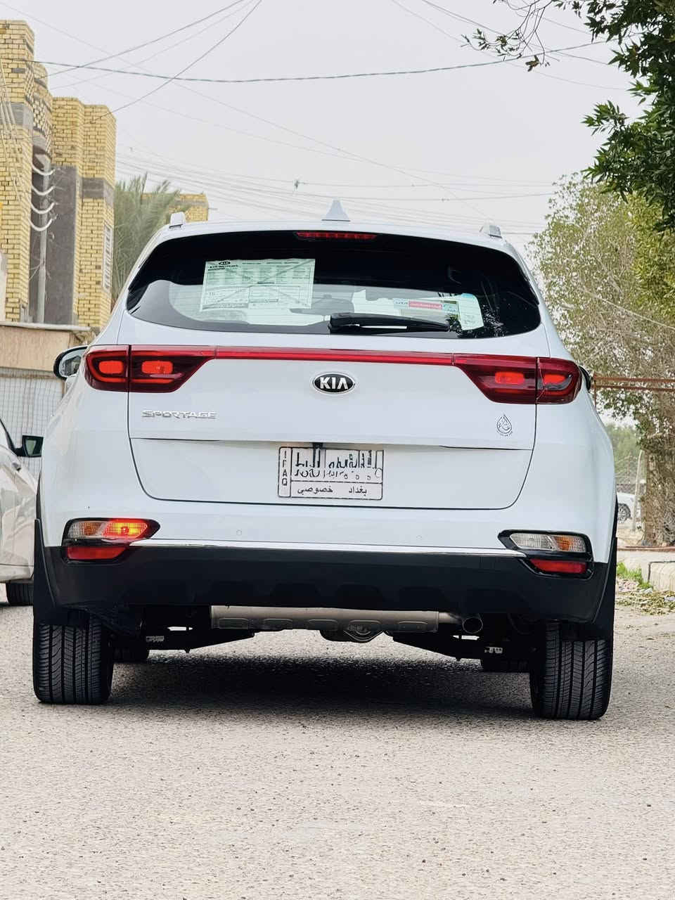 سلام عليكم ورحمة الله كيا سبورتج وراد خليجي موديل 2020 رقم بغداد بسمي تحويل ثاني يوم سياره كلش جديده وجاهزه سياره مكفوله عده رشه بصيطه بل جاملغ الباقي كفاله مواصفات السياره 
1 محرك. 2000 دوش 
2 شاشه كبيره + كامره دواره 
3 مري شفط + شاره 
4 حساس خلفي 
5 حساس امامي 
6 داخل عسلي 
7 كشن جلد 
8 ويل كب حجم 19 
9 لد نهاري امامي 
العنوان الناصريه المركز  موبايل *********** السعر 188 وبيها مجال
