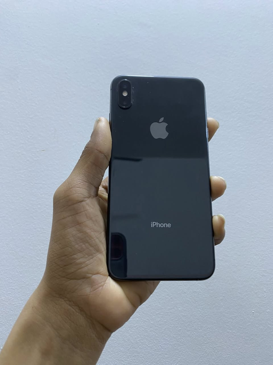 سلام عليكم.
اكس ماكس. 
ذاكرته 64. 
بطاريته 80. 
دبل خط بس شريحه مالته ضايعه. 
سعره 140الف فقط. 
م صلاح دين. 
شراي اتصل. 
***********
