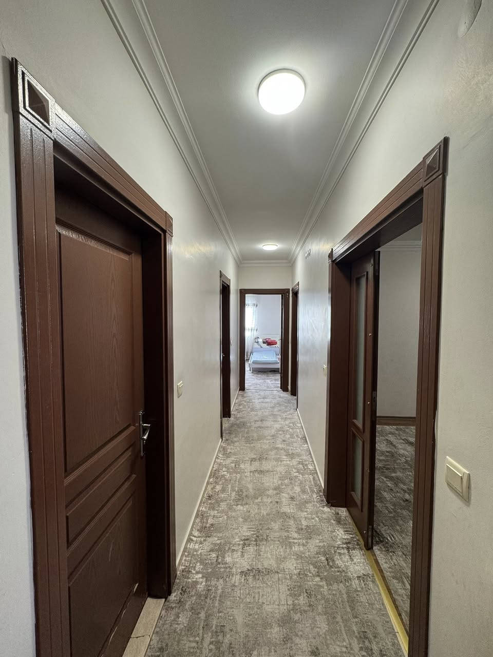 ⁨	‎ شقة للبيع في / افروستي / مؤثث كامل بحالة جيدة جدا
تنبيه ‼️ اذا كنت ترغب في بيع شقتك في مجمع افروستي يمكنك التواصل معنا على الارقام التالية 

‎الطابق /  6
نوع / B 
مساحة / 168 م
‎

‎ غرف نوم عدد 3 / غرفة استقبال /  مطبخ /  صحيات / بلكونة

‎للاستفسار 
مكتب VIP دهوك للعقارات 

*********** /  ***********

‎ او على الماسنجر أو الواتس اب
#duhok #عقارات #دهوك #عقارات_للبيع #explore #fyp #viral #instagram⁩
